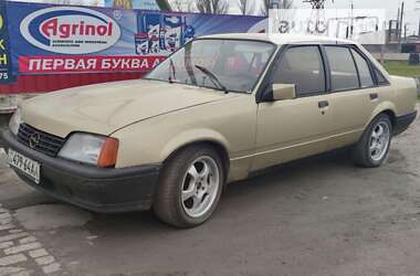 Седан Opel Rekord 1986 в Новгородке