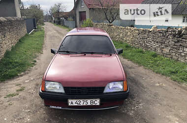 Универсал Opel Rekord 1985 в Хотине