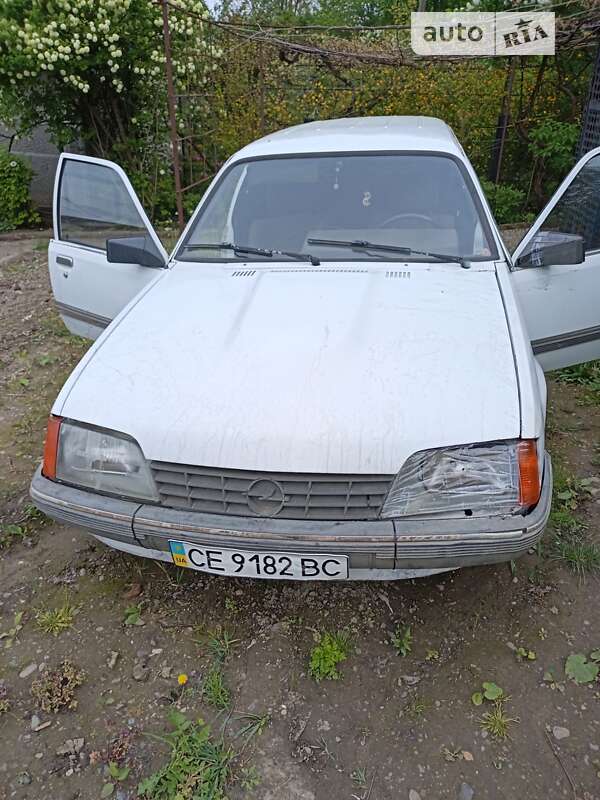Универсал Opel Rekord 1986 в Черновцах