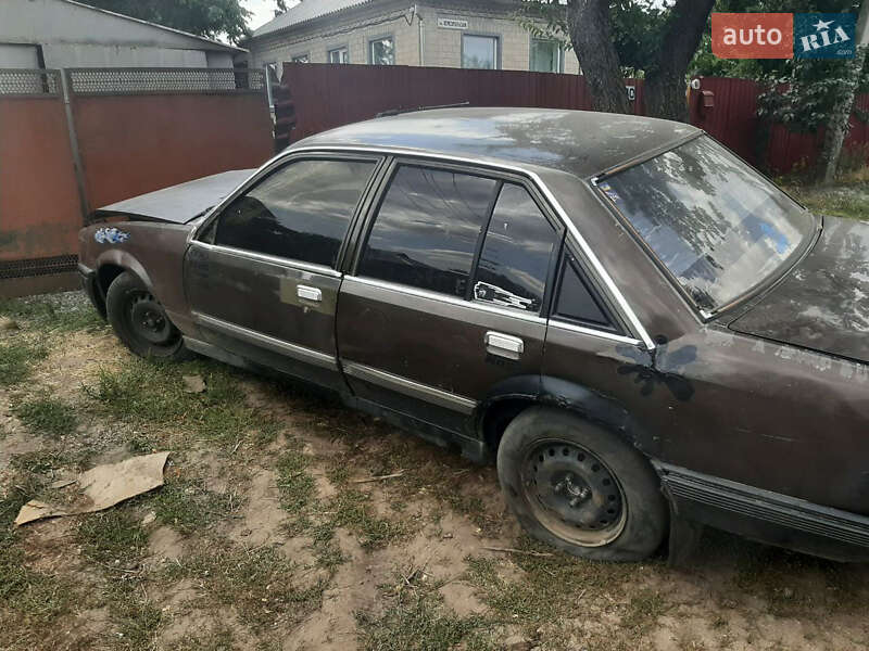 Седан Opel Rekord 1985 в Смеле