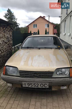 Седан Opel Rekord 1984 в 