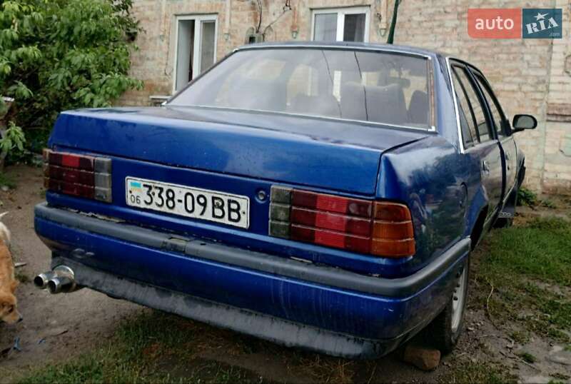 Седан Opel Rekord 1985 в Бобринце