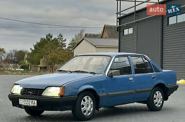 Седан Opel Rekord 1986 в Кропивницком