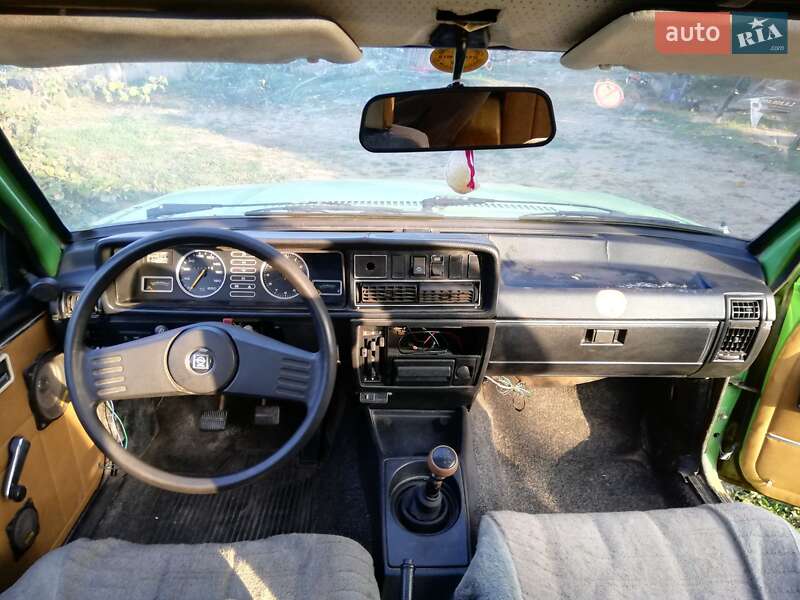 Седан Opel Rekord 1979 в Полтаві