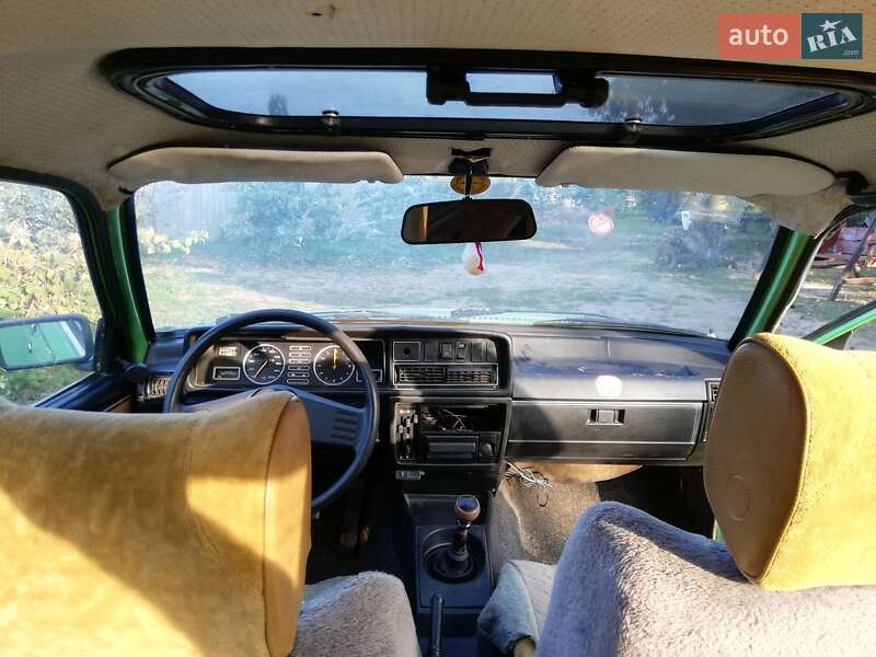 Седан Opel Rekord 1979 в Полтаві