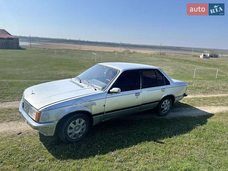 Седан Opel Rekord 1980 в Измаиле