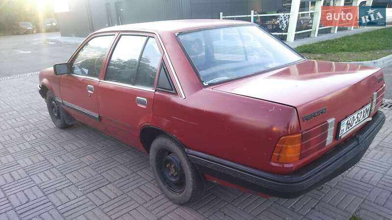 Седан Opel Rekord 1985 в Жидачове