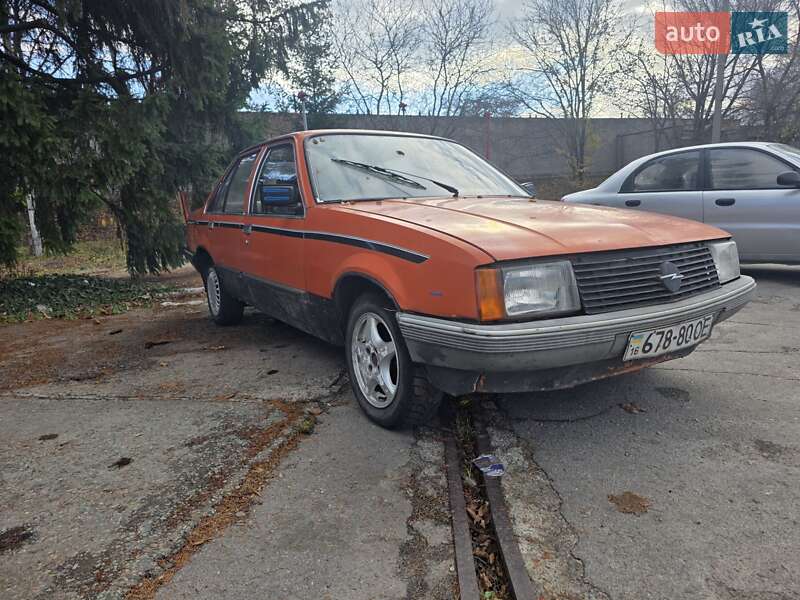 Седан Opel Rekord 1980 в Днепре