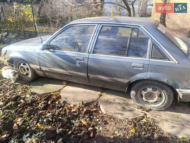 Седан Opel Rekord 1986 в Виннице