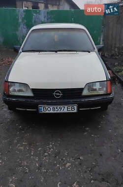 Седан Opel Rekord 1985 в Тернополі