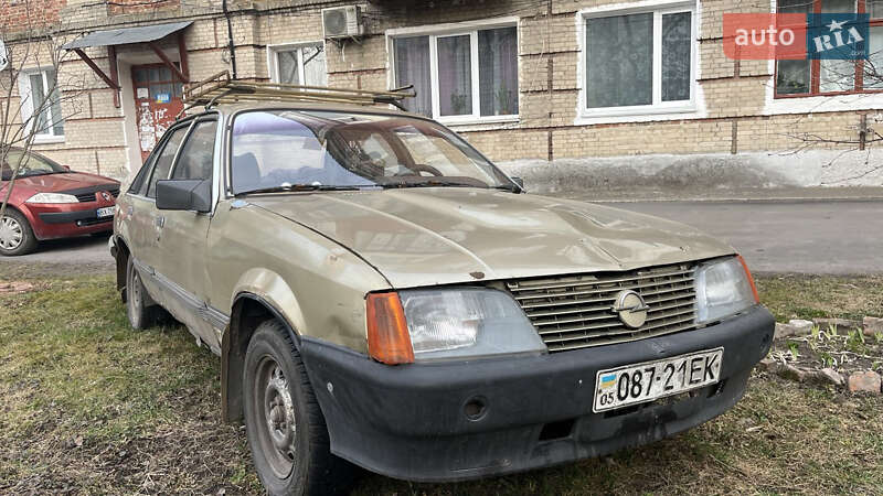 Седан Opel Rekord 1984 в Староконстантинове