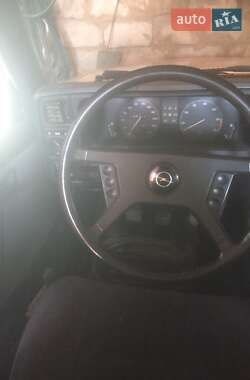 Седан Opel Senator 1986 в 