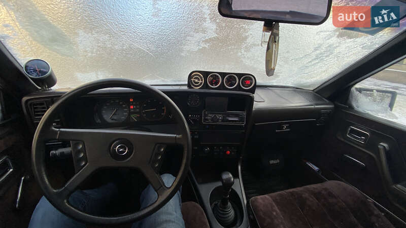 Седан Opel Senator 1980 в Одесі