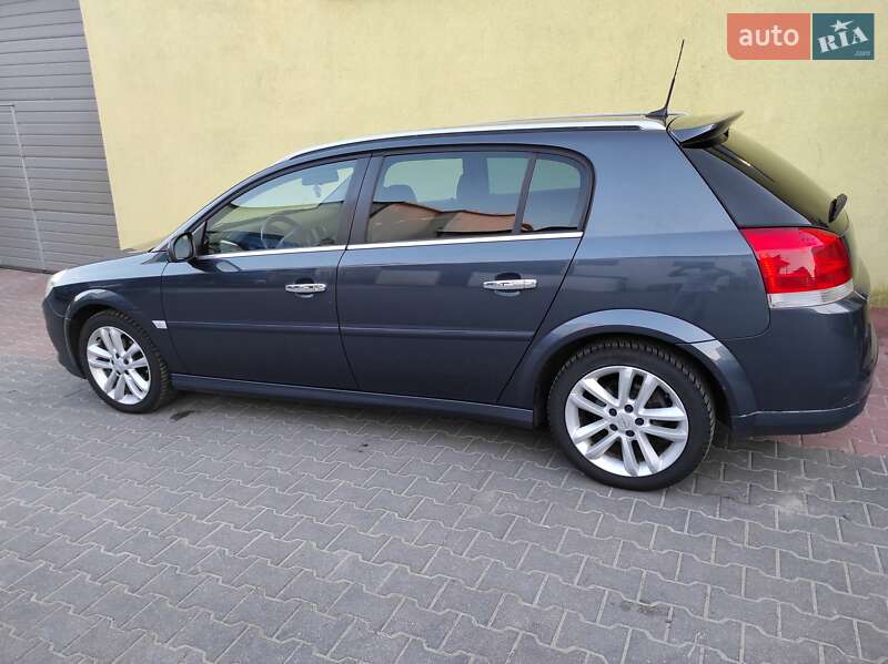 Лифтбек Opel Signum 2007 в Кременце