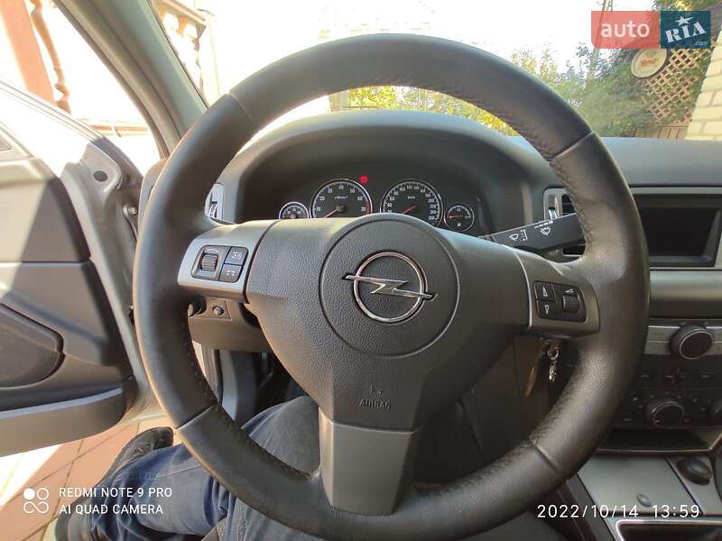 Хэтчбек Opel Signum 2006 в Казатине