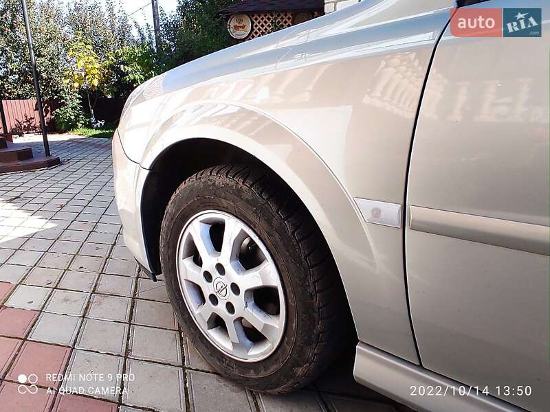 Хэтчбек Opel Signum 2006 в Казатине