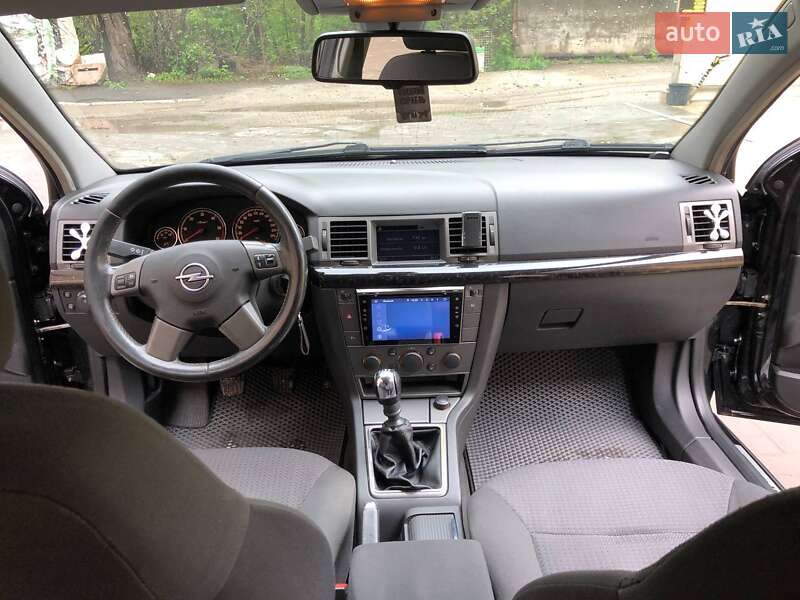 Хэтчбек Opel Signum 2005 в Кривом Роге
