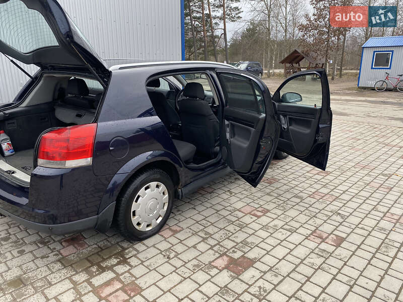 Хэтчбек Opel Signum 2003 в Ровно