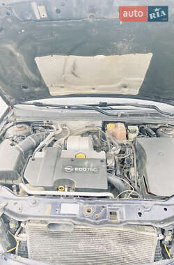 Хэтчбек Opel Signum 2004 в 