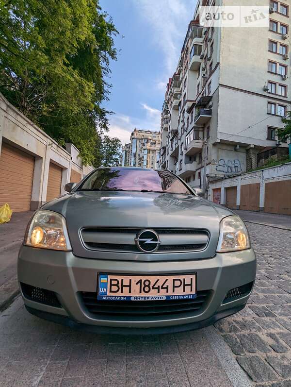 Хэтчбек Opel Signum 2003 в Одессе