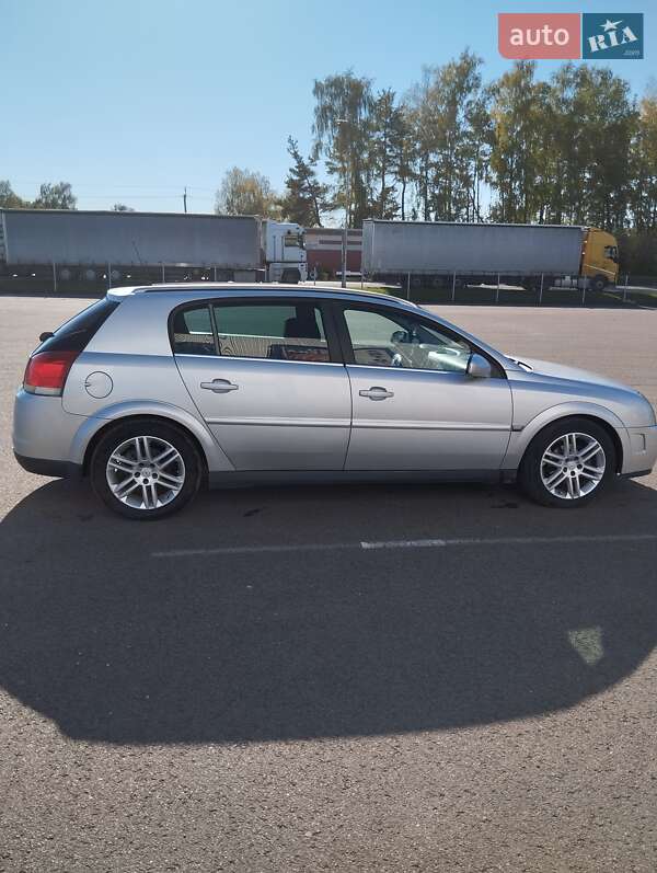 Хэтчбек Opel Signum 2004 в Ковеле