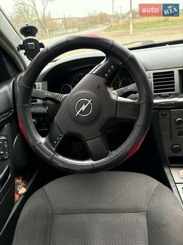 Хэтчбек Opel Signum 2003 в Кривом Роге