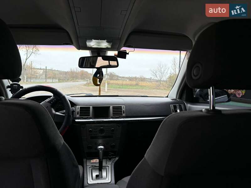 Хэтчбек Opel Signum 2003 в Кривом Роге