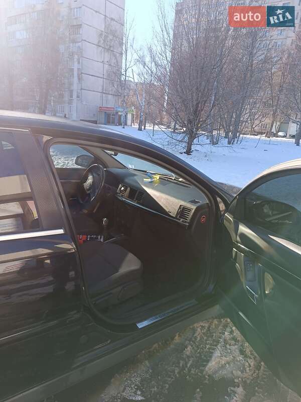 Хэтчбек Opel Signum 2004 в Харькове