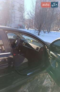 Хэтчбек Opel Signum 2004 в 