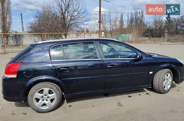 Хэтчбек Opel Signum 2006 в 