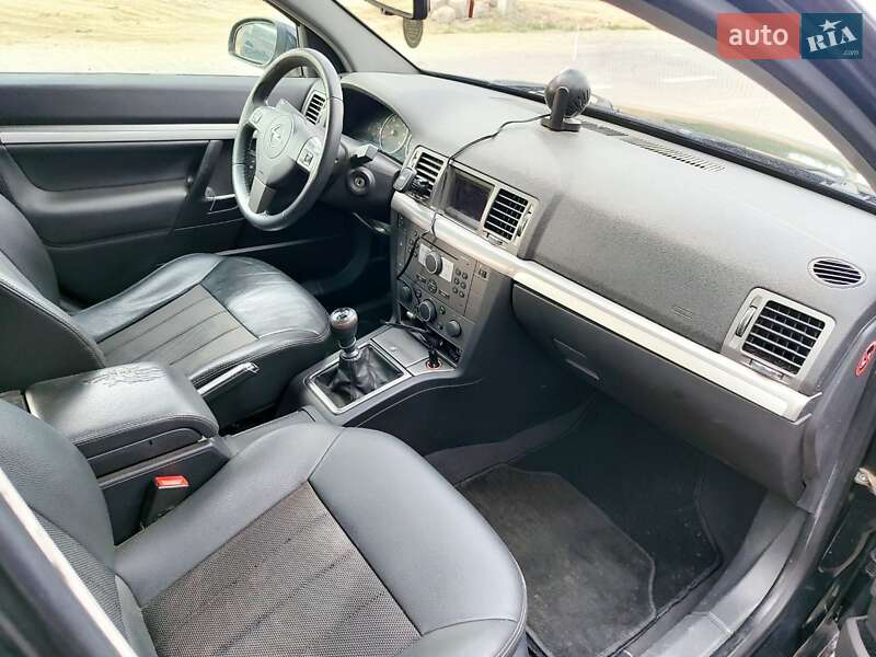 Хэтчбек Opel Signum 2008 в Луцке