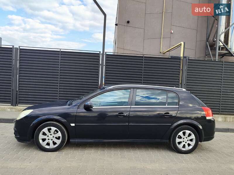 Хэтчбек Opel Signum 2008 в Луцке