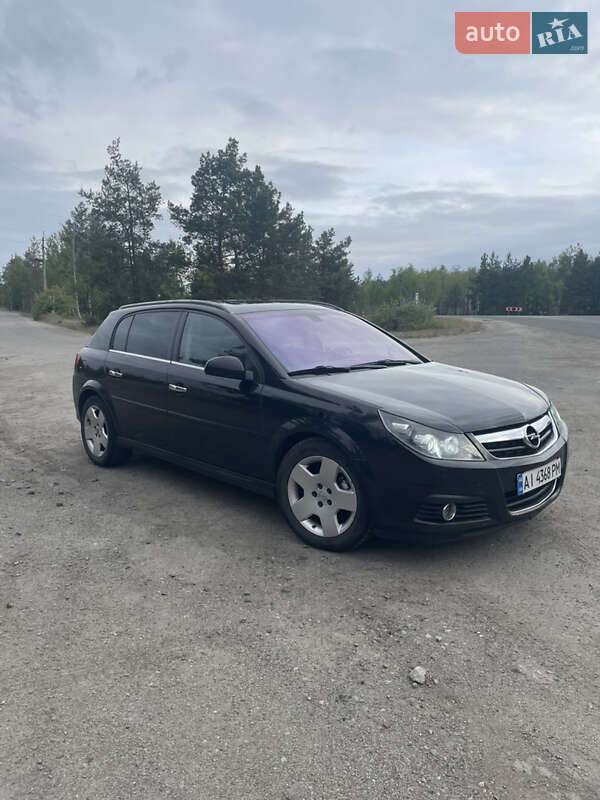 Хэтчбек Opel Signum 2006 в Киеве