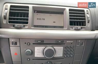 Хэтчбек Opel Signum 2006 в 
