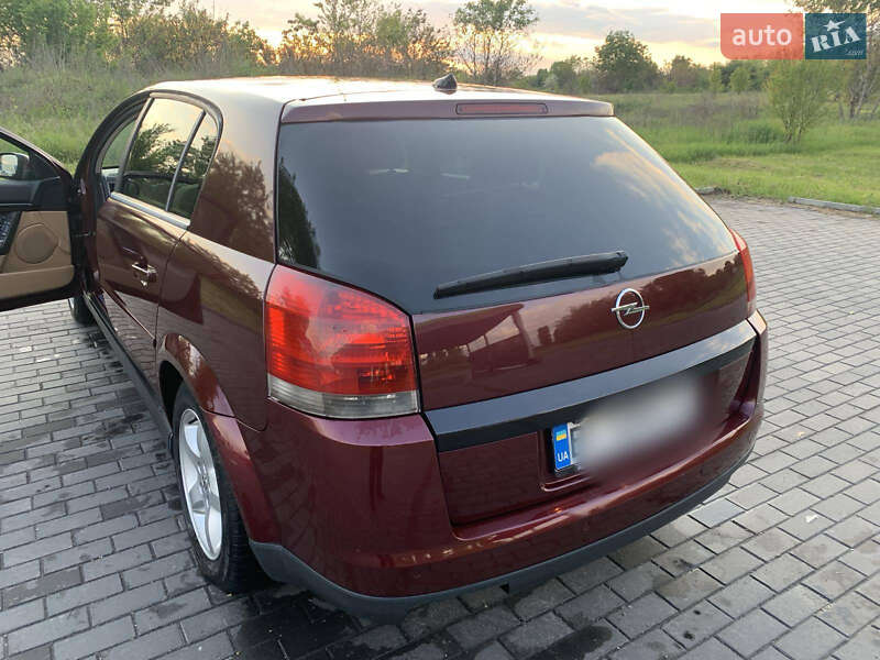 Opel Signum 2003