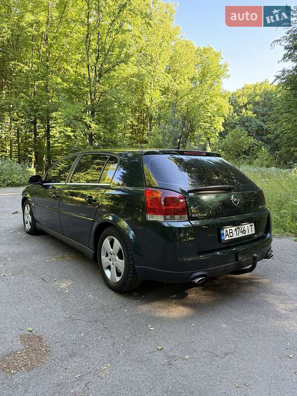 Хэтчбек Opel Signum 2004 в Жмеринке