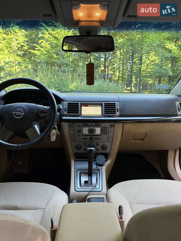 Хэтчбек Opel Signum 2004 в Жмеринке
