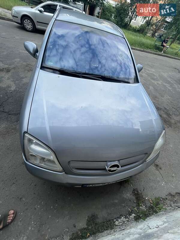 Хэтчбек Opel Signum 2003 в Львове