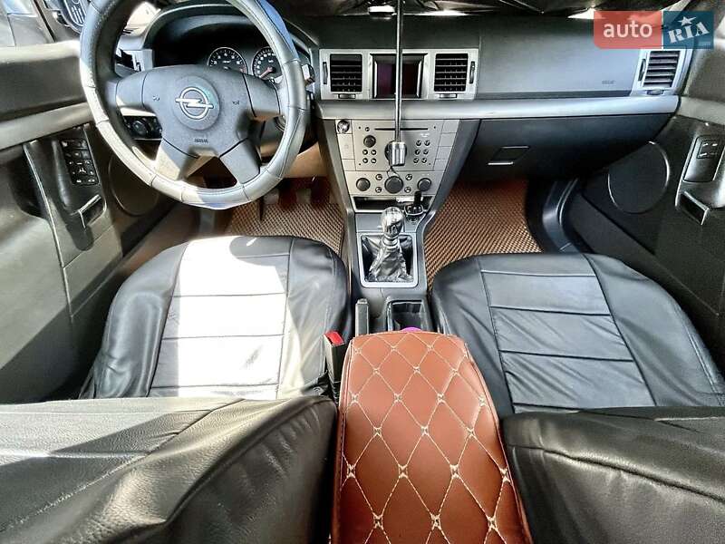 Хэтчбек Opel Signum 2003 в Львове