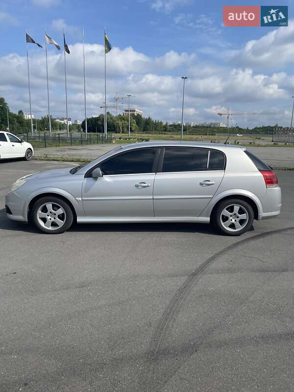 Хэтчбек Opel Signum 2008 в Львове