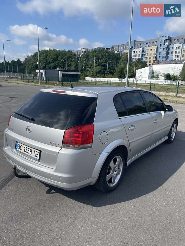 Хэтчбек Opel Signum 2008 в Львове