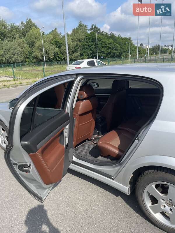Хэтчбек Opel Signum 2008 в Львове
