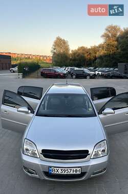 Хэтчбек Opel Signum 2003 в 