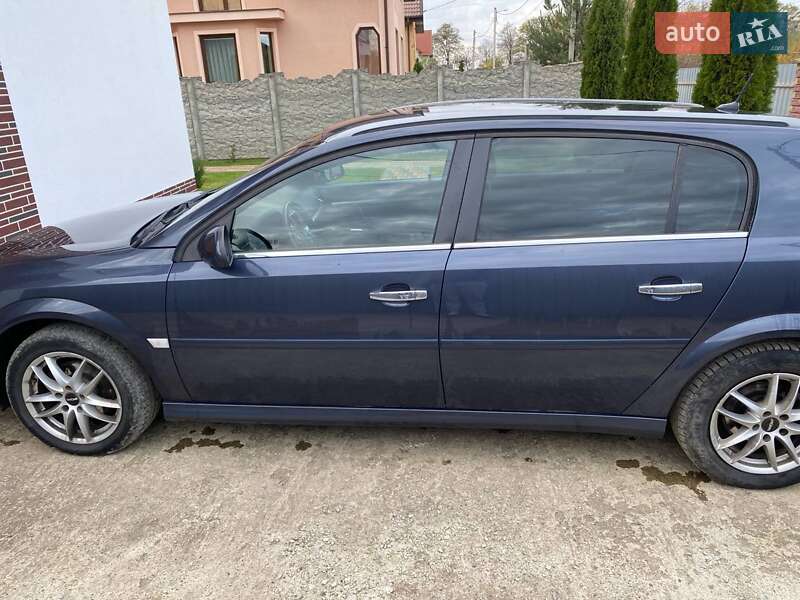 Хэтчбек Opel Signum 2007 в Стрые