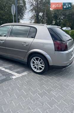 Хэтчбек Opel Signum 2003 в 