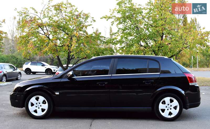 Хэтчбек Opel Signum 2003 в Киеве