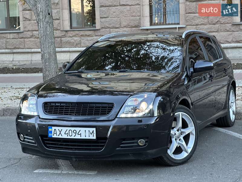 Хэтчбек Opel Signum 2003 в 