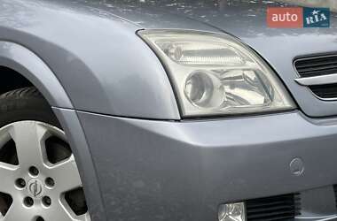 Хэтчбек Opel Signum 2004 в 