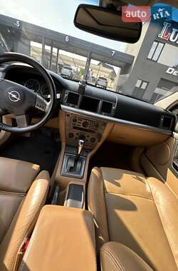 Хэтчбек Opel Signum 2004 в 