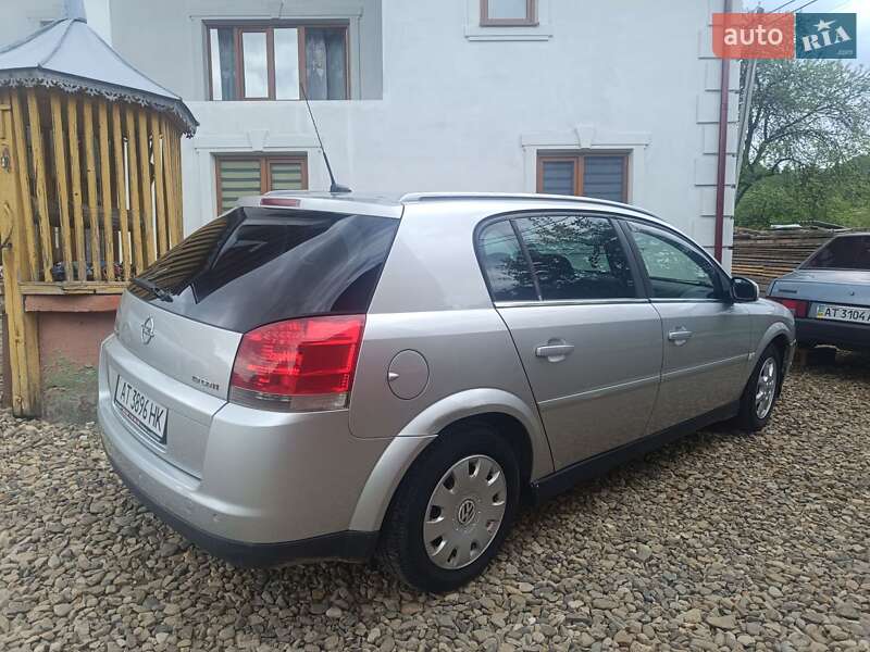 Хетчбек Opel Signum 2004 в Косові
